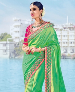 Green Two Tone Silk Fabrics Beautiful Floral Design Regular Sarees