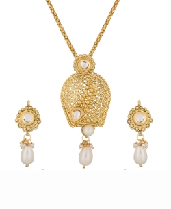 Gold Alloy Beads, Kundan Pendant Set